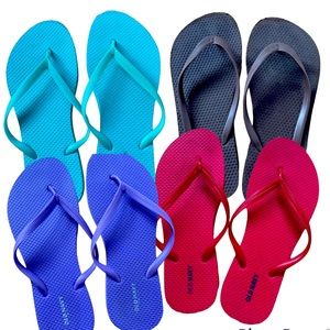 Bundle of 4 old navy flip flops